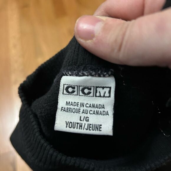 Vintage CCM NHL Washington Capitals Crewneck Sweatshirt - Picture 2 of 6